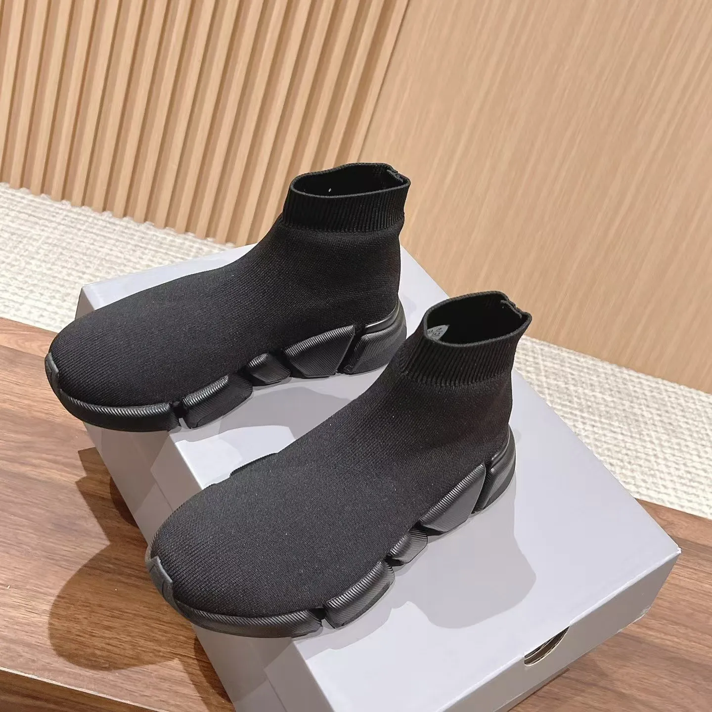 คุณภาพสูงBreathableแฟชั่นรองเท้าผ้าใบหรูหราMan Designerความเร็ว 2.0 ถักสบายๆรองเท้าสไตล์