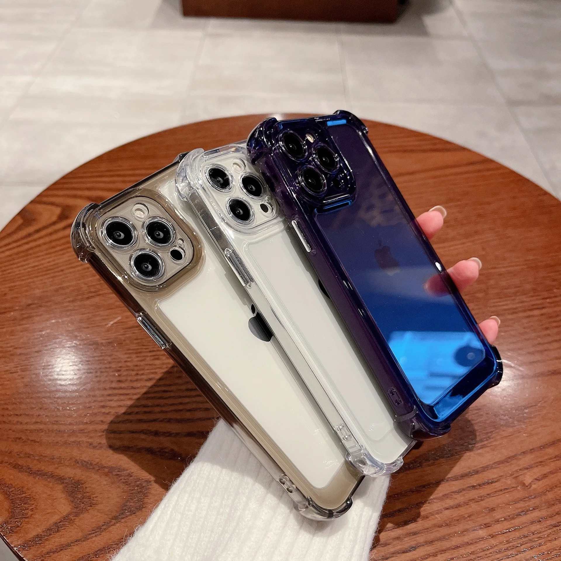 Luxury Phone Cases for Iphones Shock-absorbing Four Corner Thickened Color Electroplated Frame Transparent Outdoor Phone Case.