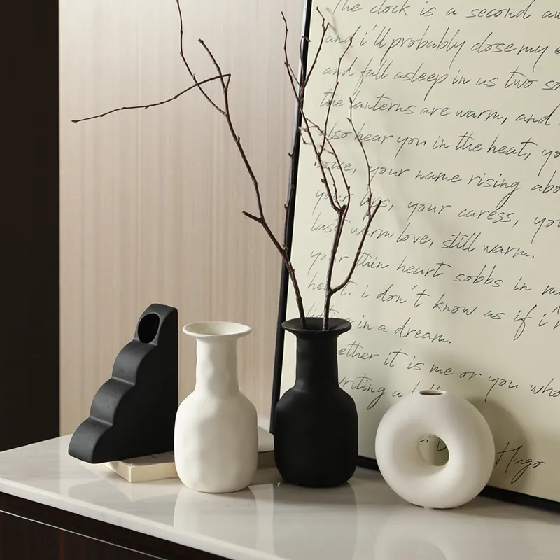 Nordic Home Decoration Ornaments Black White Vase Ceramic Home Decorations Crafts Desktop Vases for Home Decor